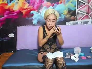 daisyhotgirl69 from Chaturbate