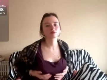 daniellevaulet from Chaturbate