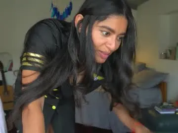 Luscious Daniisla gets unclothed and orgasm while being followed daniisla from Chaturbate