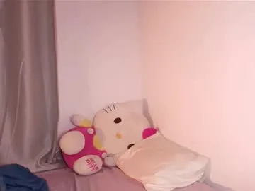 Bicurious beauty: Dolceangel__ gets undressed while massaging her punani online dolceangel__ from Chaturbate