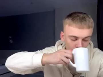 Watch Chaturbate's Echowraith echowraith from Chaturbate