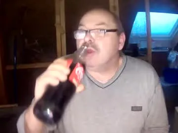 Bicurious sexiness: Germany_50 gets nude while touching her clit onwebcam germany_50 from Chaturbate