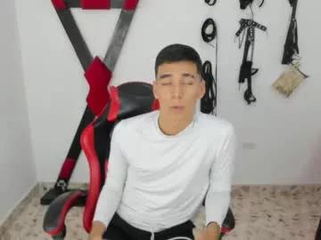 harry_latinboy from Chaturbate