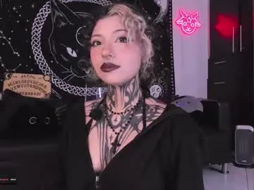 hazellwitch from Chaturbate