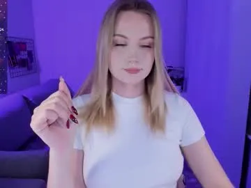 honey_blondee from Chaturbate