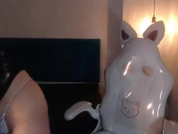 honeybuu_ from Chaturbate