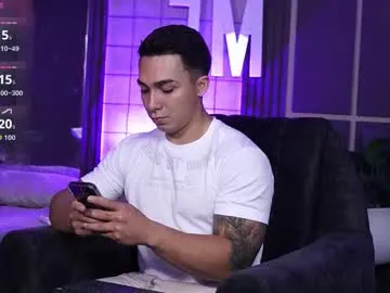 hunk_ryan from Chaturbate