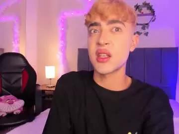 Discover sweet stripper Justinbe_ justinbe_ from Chaturbate