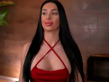 kairaandrews from Chaturbate