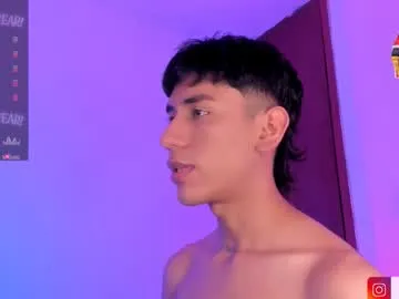 Streaming fantasies and freaky enjoyment with Chaturbate's seasoned Keiner_smith keiner_smith from Chaturbate