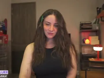 lindabluee from Chaturbate