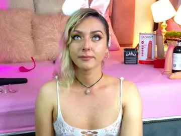 lunitadiva from Chaturbate