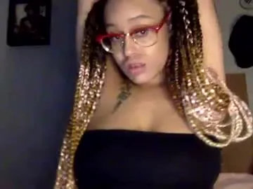 makeouthilllani from Chaturbate