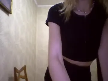maybellebombich from Chaturbate