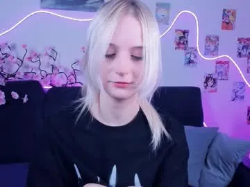 Bicurious beauty: Megan_chan gets undressed while rubbing her twat onwebcam megan_chan from Chaturbate