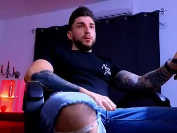 mightyaaron from Chaturbate