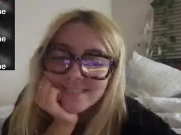 missdaisyyy from Chaturbate