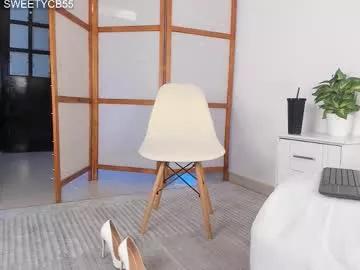 Admire Misslindadiaomond, she wants to masturbate for you misslindadiaomond from Chaturbate