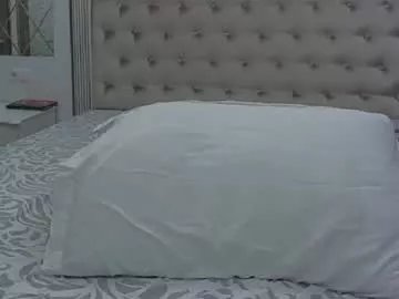 Freechat mommy4y on Chaturbate