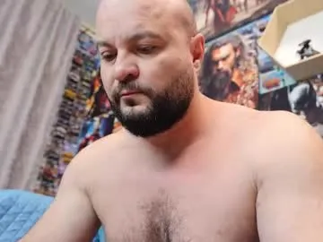 muscular_bear from Chaturbate