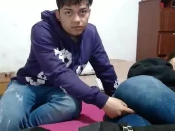 Sexy Naisha_and_axelh wants you to fuck their body now naisha_and_axelh from Chaturbate