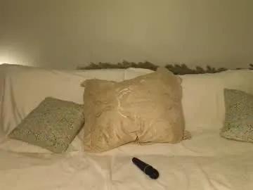 peachcreamcouple from Chaturbate