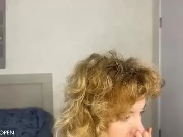 play_me_softly from Chaturbate