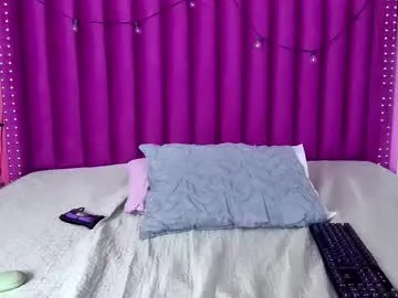 playfuljust_18 from Chaturbate