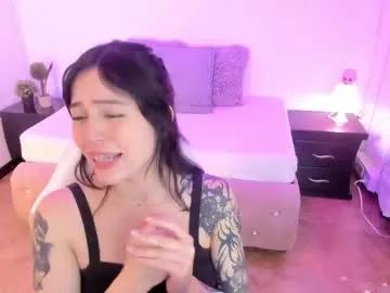 Explore Purple_slut_, she wants to masturbate for you purple_slut_ from Chaturbate