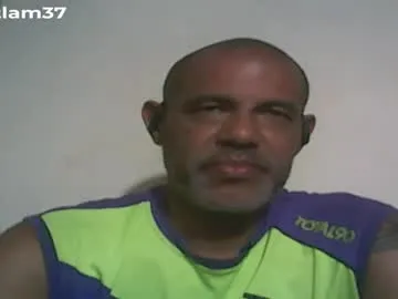 retlam37 from Chaturbate