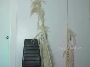 roselinedior from Chaturbate