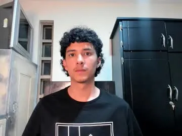 santi_twink19 from Chaturbate