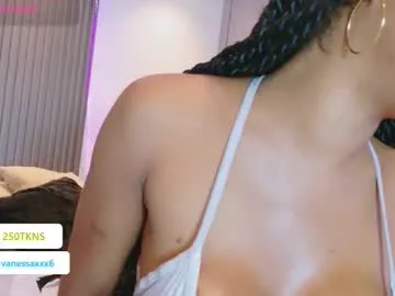 sexyebonyvip_ from Chaturbate
