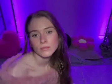 The fantastic Shadebabe - cute live sex cam stripper ready to peak shadebabe from Chaturbate