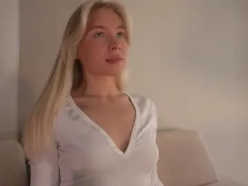 snow_is_falling from Chaturbate