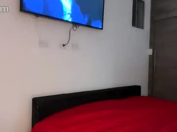 stronghardlatino from Chaturbate