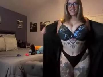 tattedlasirena from Chaturbate