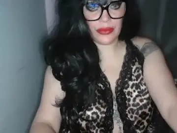 Satisfy your itch with the cute Chaturbate camslut - Temptresscrystalia temptresscrystalia from Chaturbate