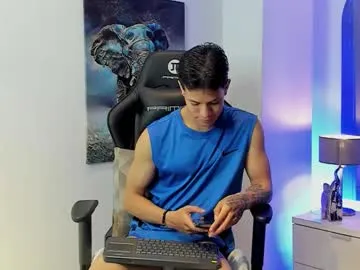 tony_petrov from Chaturbate