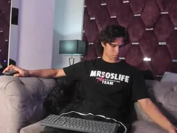 Watch naked camslut Tonybenedetti tonybenedetti from Chaturbate