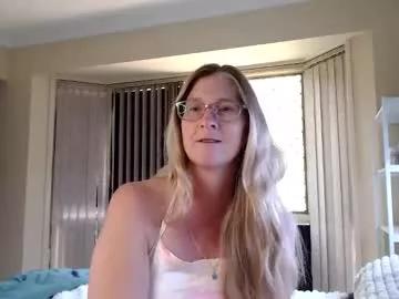 Admire Total_aussie_milfs, they want to masturbate for you total_aussie_milfs from Chaturbate