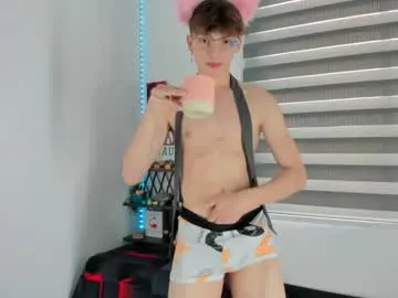 Curious Twink_dream__ stripping and squirting with his favored sex toy vibrators twink_dream__ from Chaturbate