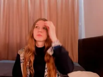 Bicurious hotness: Wildlusty gets au naturel while rubbing her coochie in public wildlusty from Chaturbate