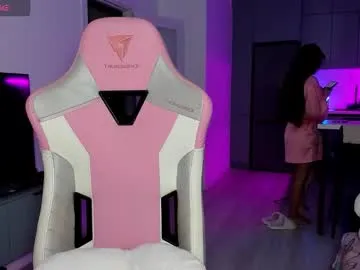 wowlovie666 from Chaturbate