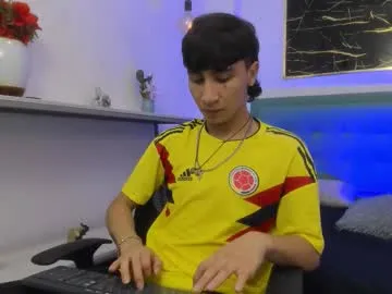 xandergrey8 from Chaturbate