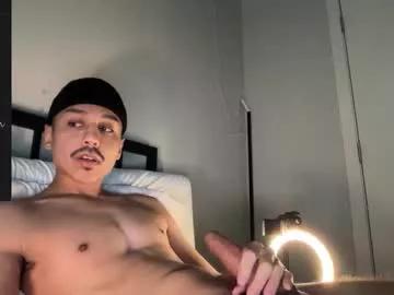 xmomentumx from Chaturbate