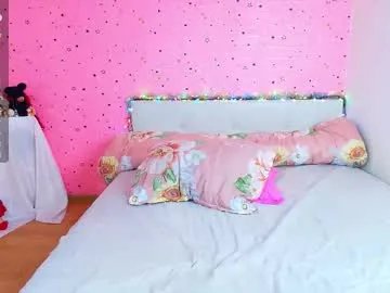 Curious Yours_lisa laying bare and masturbating with her intimate dildos yours_lisa from Chaturbate