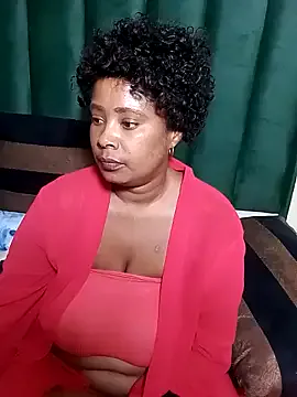 2Sweetysmile from StripChat