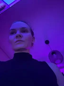 Discover _alleyesonme_, she wants to masturbate for you _alleyesonme_ from StripChat