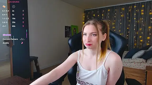 _whiteprincess from StripChat